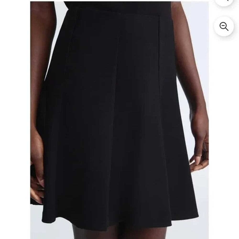 Chic Black Women's Mini Skirt Size M